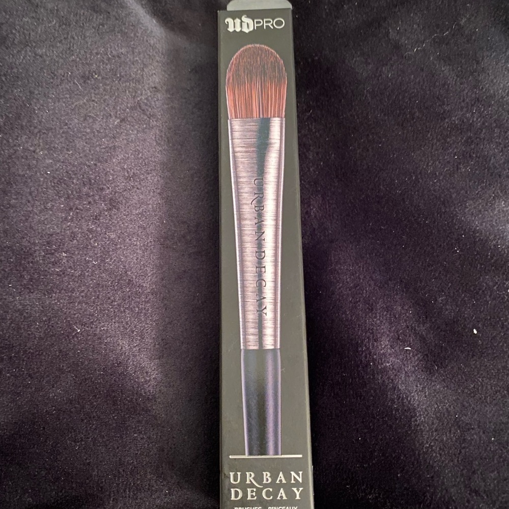 Urban decay flat optical blurring brush